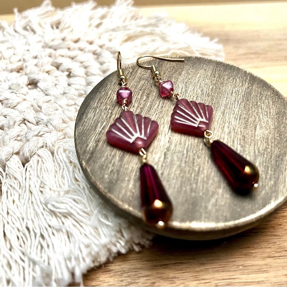 Art Deco Tea Earrings Maroon Handcrafted - Picture 4 of 4